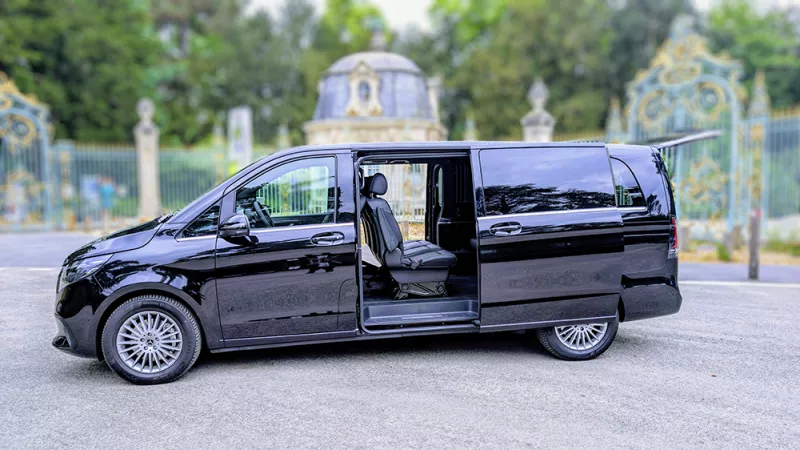 Mercedes Classe V 300 XL de location chez Vendôme Plaza à Boulogne-Billancourt