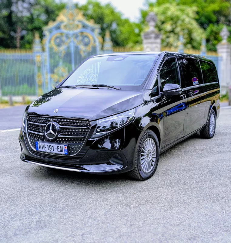 Mercedes Classe V 300 XL de location chez Vendôme Plaza à Boulogne-Billancourt