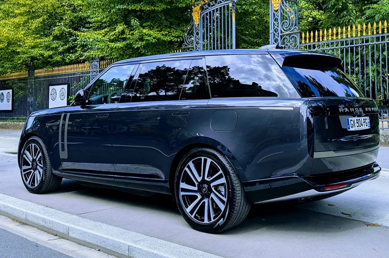 Range Rover 4.6 LWB de location chez VENDÔME PLAZA à Boulogne-Billancourt